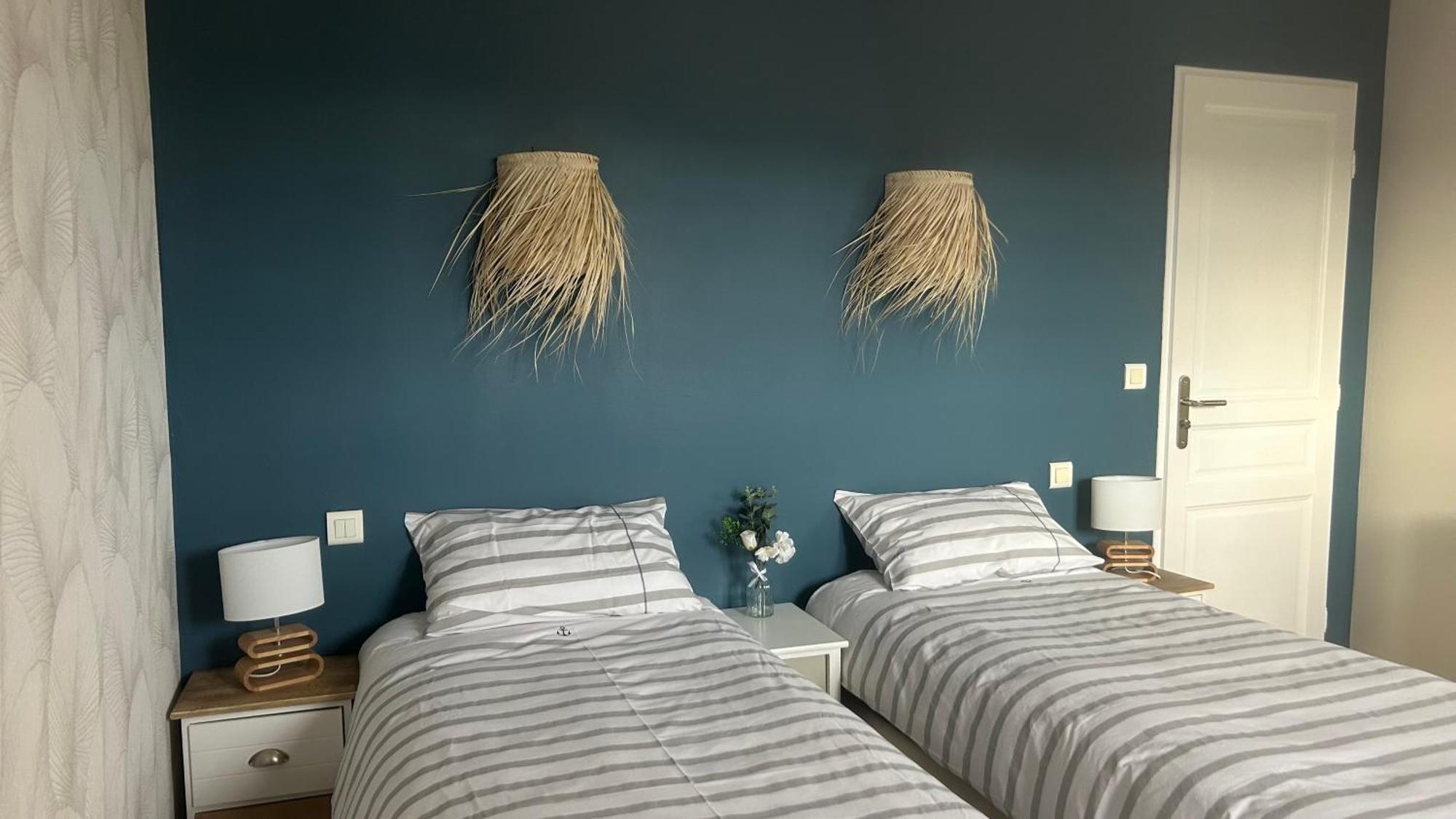 2 Hebergements - 10 Couchages - Parking, Piscine, Jacuzzi - Convivialite Рокбрюн-сюр-Аржан Экстерьер фото