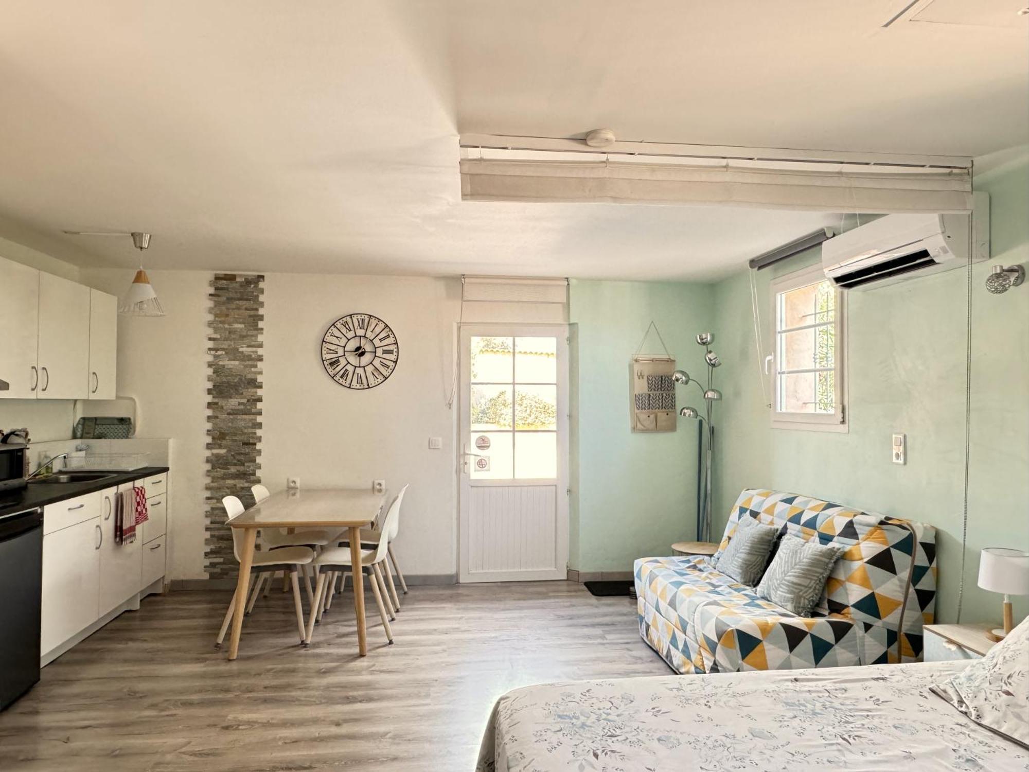 2 Hebergements - 10 Couchages - Parking, Piscine, Jacuzzi - Convivialite Рокбрюн-сюр-Аржан Экстерьер фото